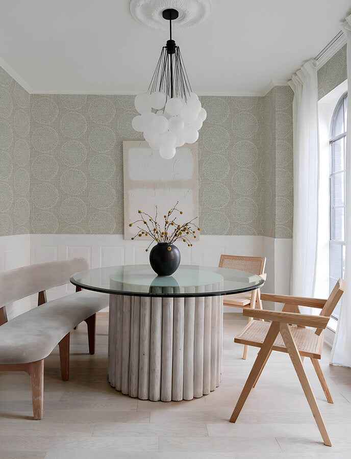 salma-beige-medallion-wallpaper-york-wallcoverings-4141-27120 - York Wallcoverings Wallpaper
