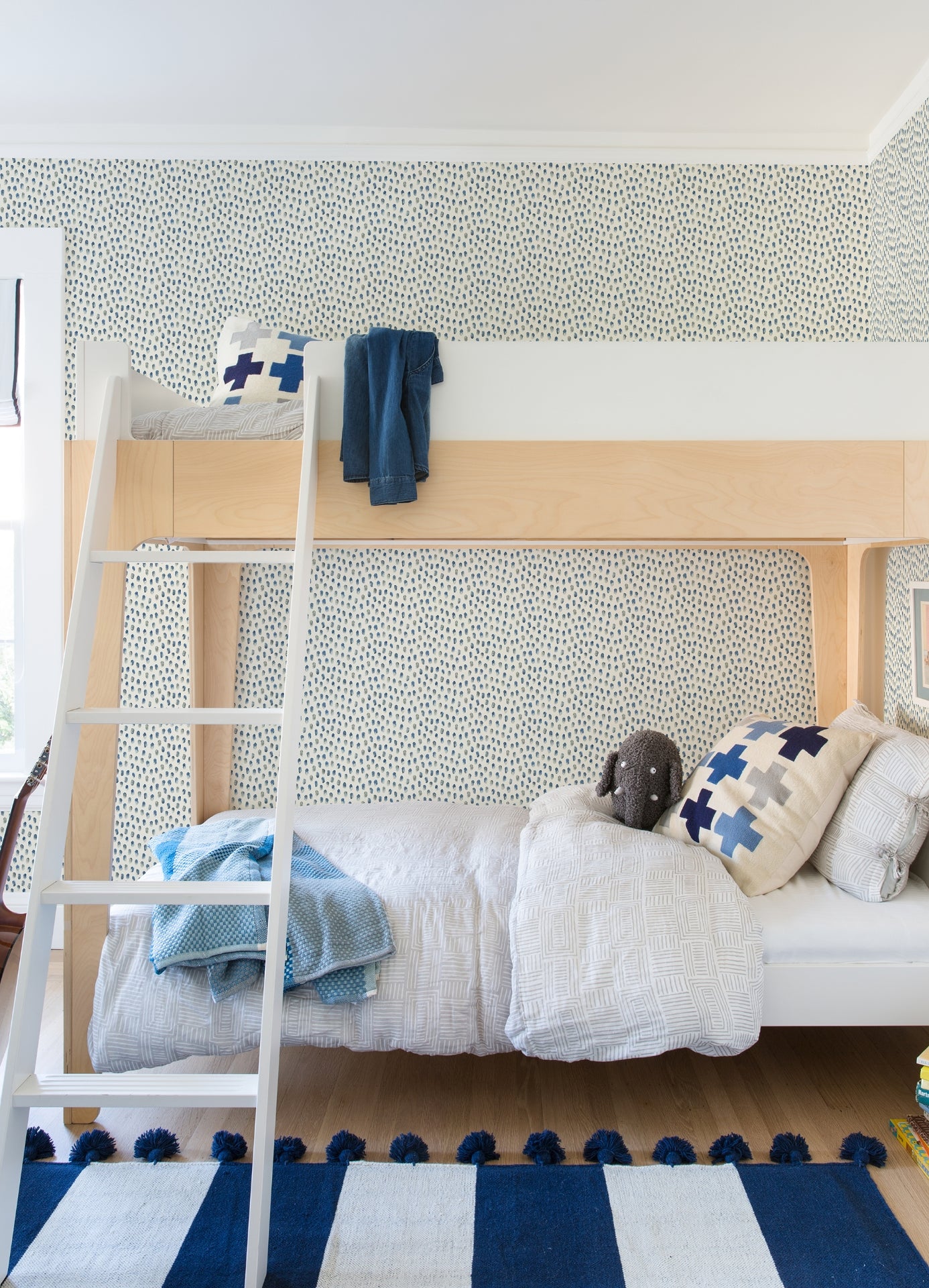 sand-drips-blue-painted-dots-wallpaper-york-wallcoverings-4071-71060 - York Wallcoverings Papel pintado