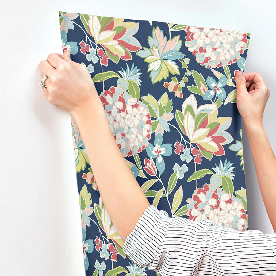 valdivian-fuchsia-floral-wallpaper-york-wallcoverings-4146-27224 - York Wallcoverings Papel pintado