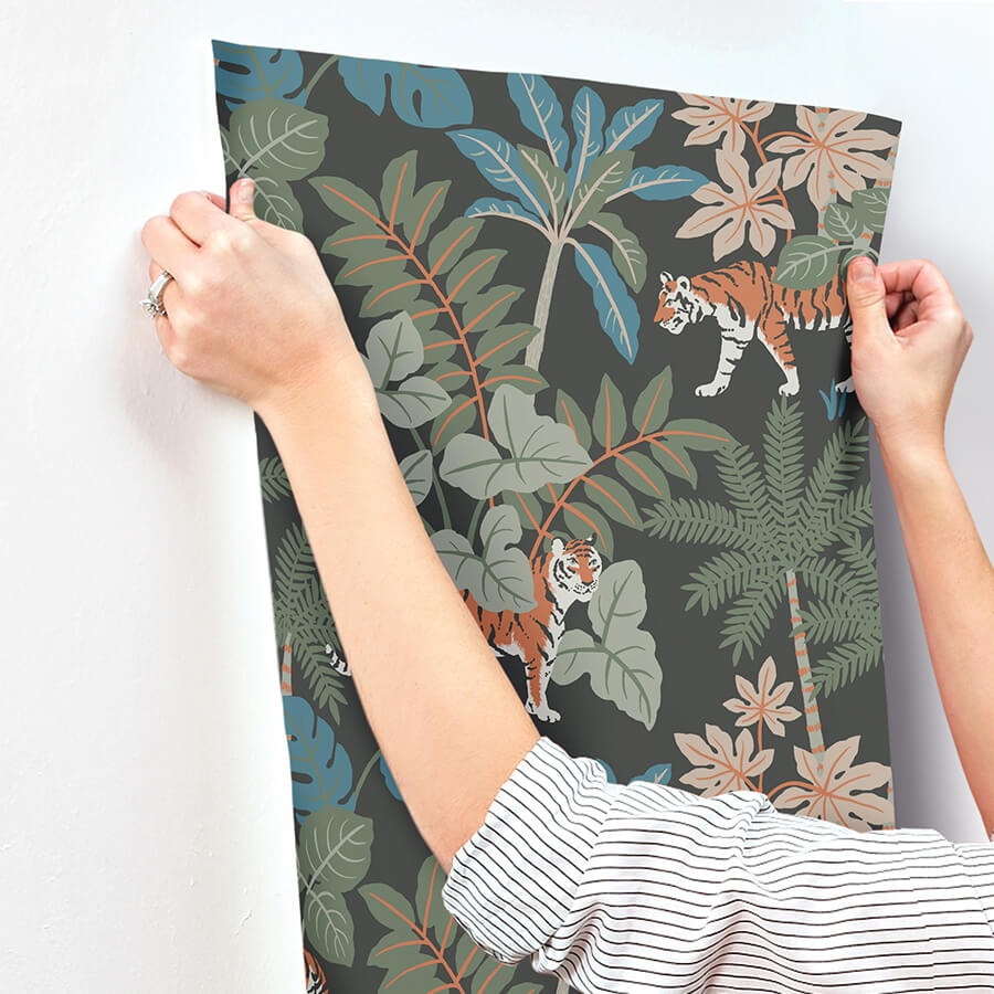 caspian-grey-jungle-prowl-wallpaper-york-wallcoverings-4146-27250 - York Wallcoverings Wallpaper