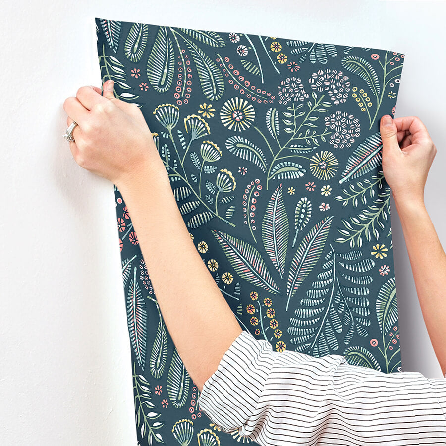 briar-teal-floral-wallpaper-york-wallcoverings-4135-27295 - York Wallcoverings Wallpaper