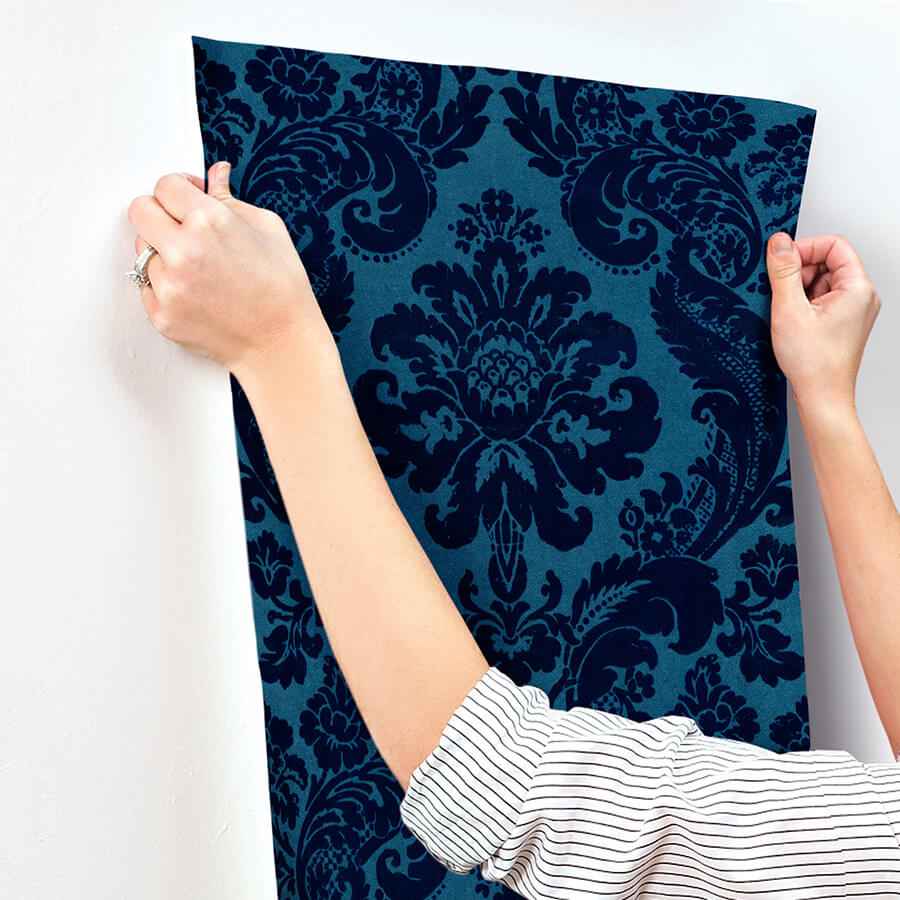 shadow-blue-flocked-damask-wallpaper-york-wallcoverings-4147-87310 - York Wallcoverings Papel pintado