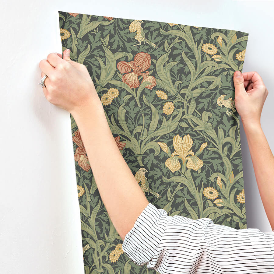 iris-navy-wild-gardens-wallpaper-york-wallcoverings-4171-82051 - York Wallcoverings Wallpaper