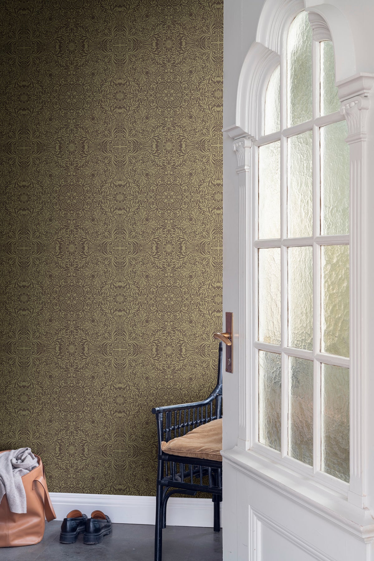 ceiling-brown-intricate-floral-wallpaper-york-wallcoverings-4171-82072