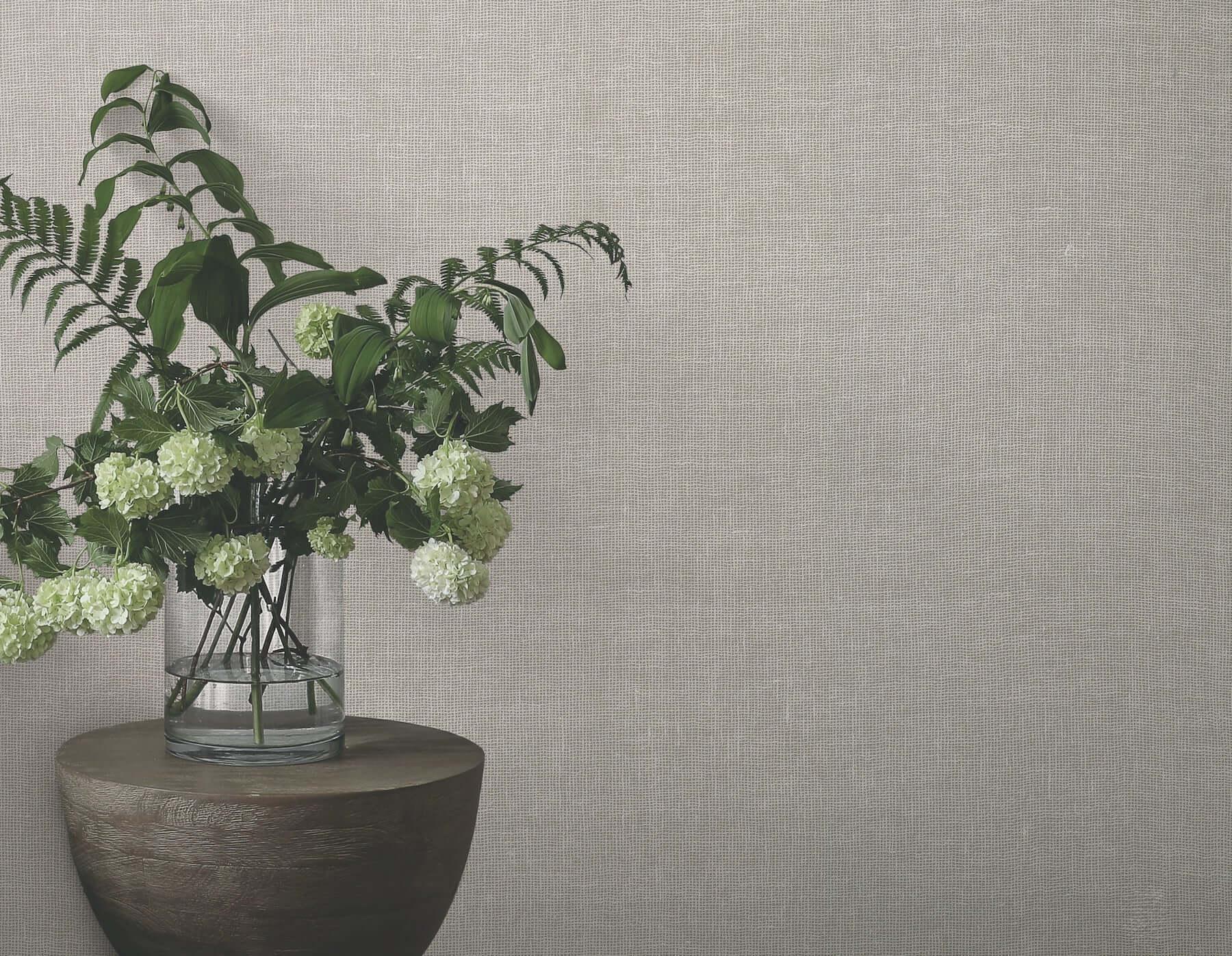 huri-grey-wallpaper-york-wallcoverings-mx9602