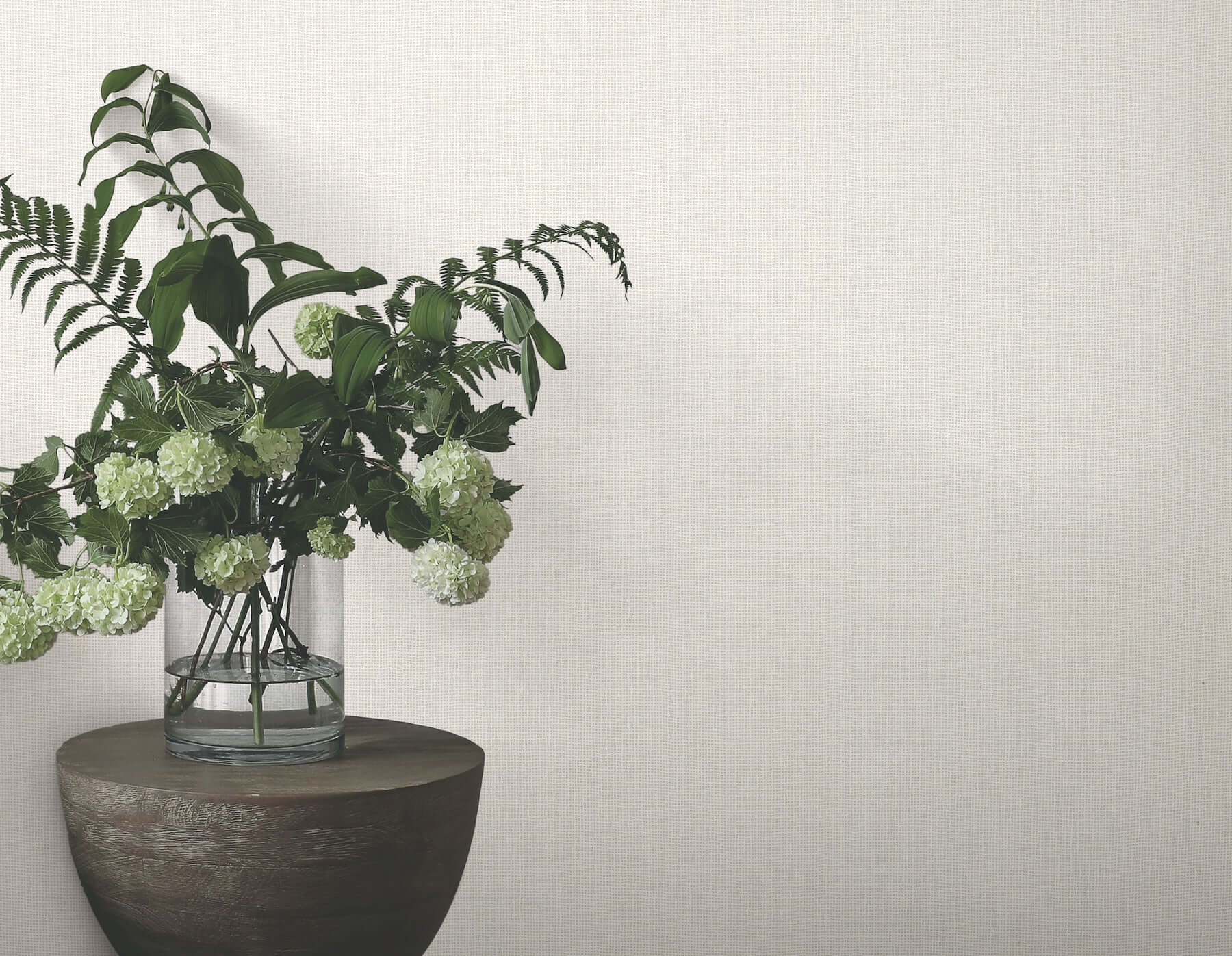 huri-white-wallpaper-york-wallcoverings-mx9604