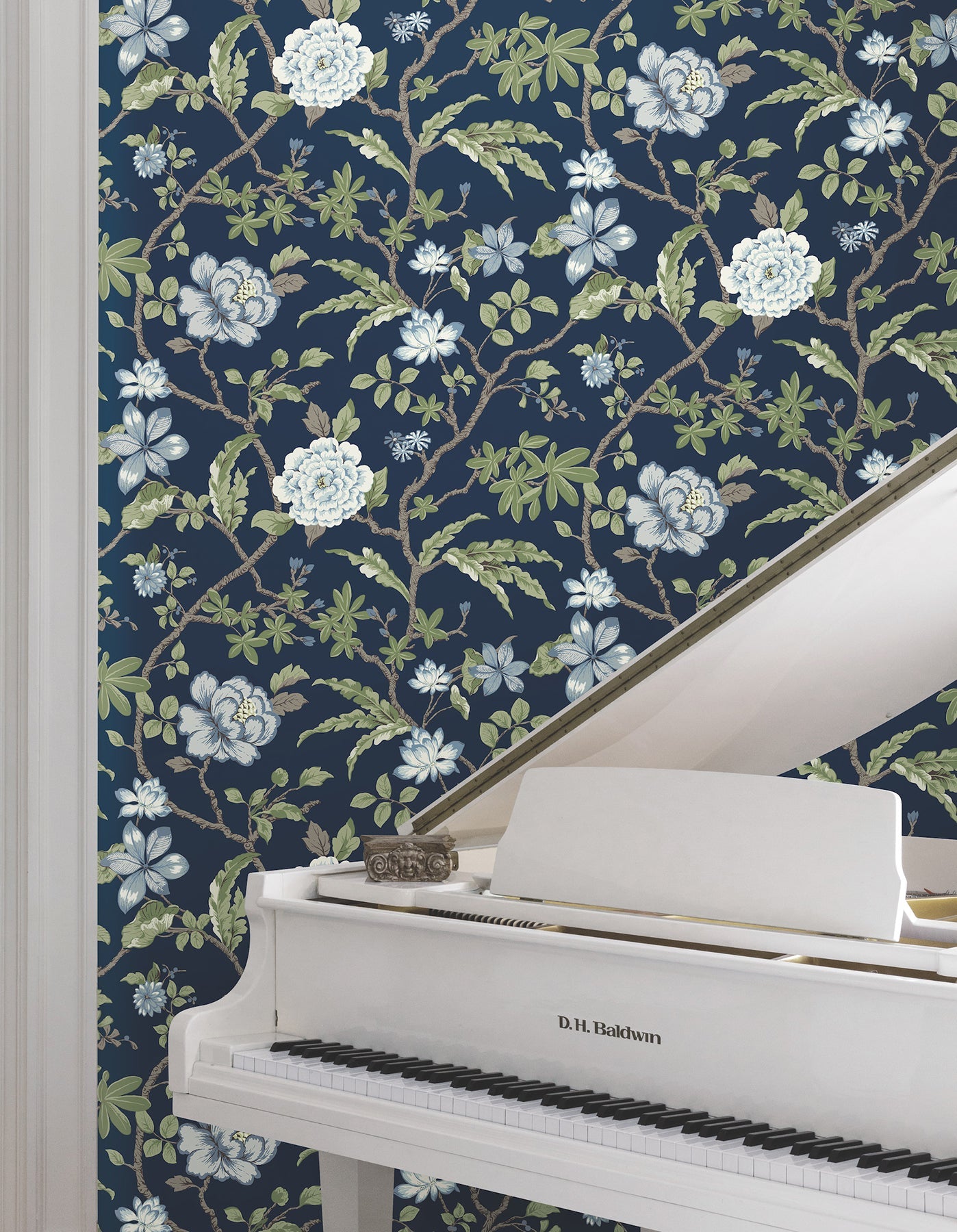 courtyard-botanical-wallpaper-navy-york-wallcoverings-mx9652