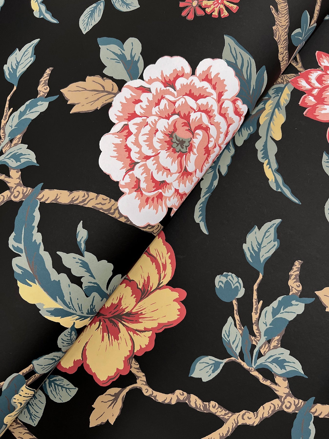 courtyard-botanical-wallpaper-scarlet-york-wallcoverings-mx9656