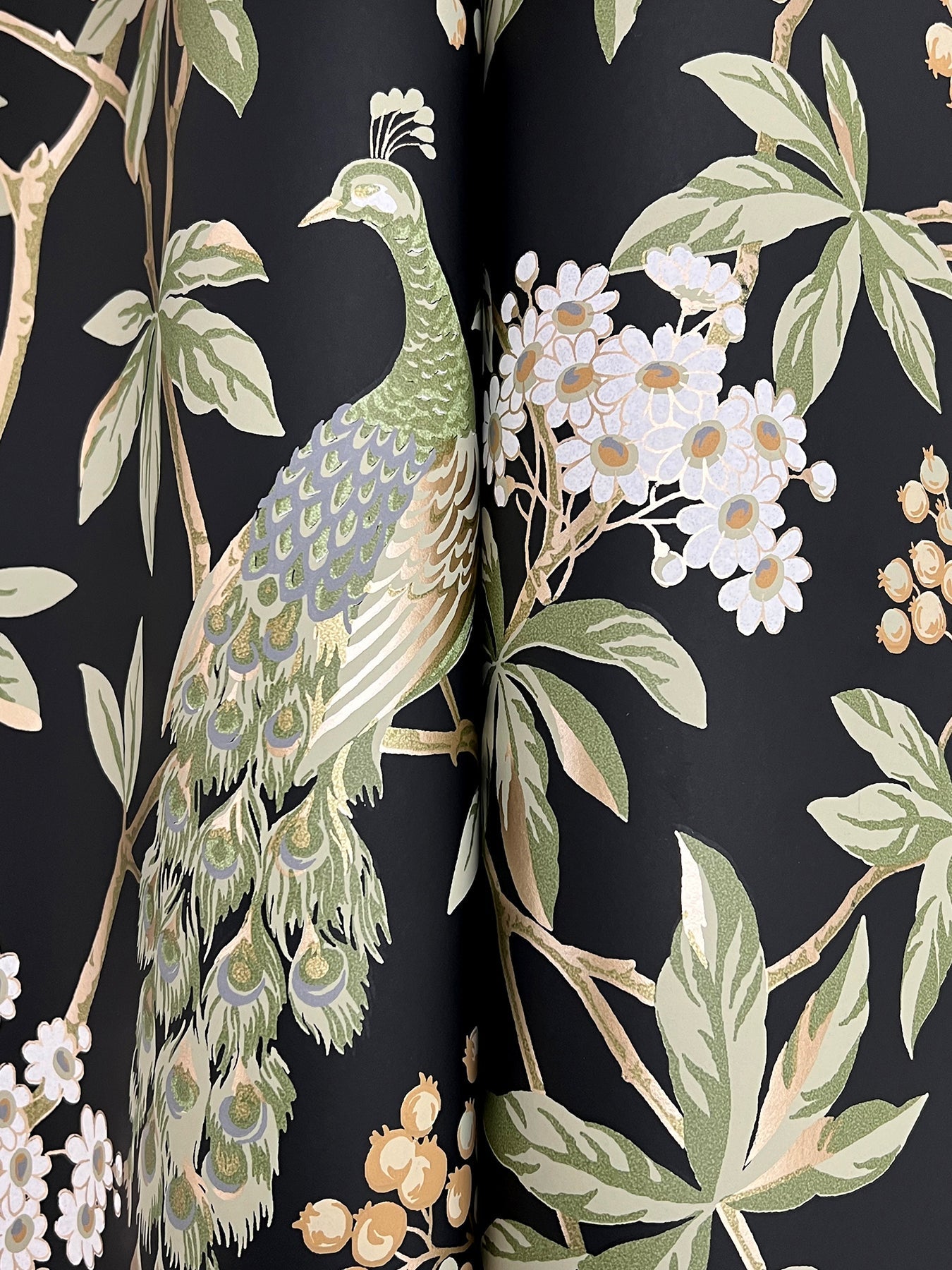 peacock-estate-wallpaper-black-york-wallcoverings-mx9662