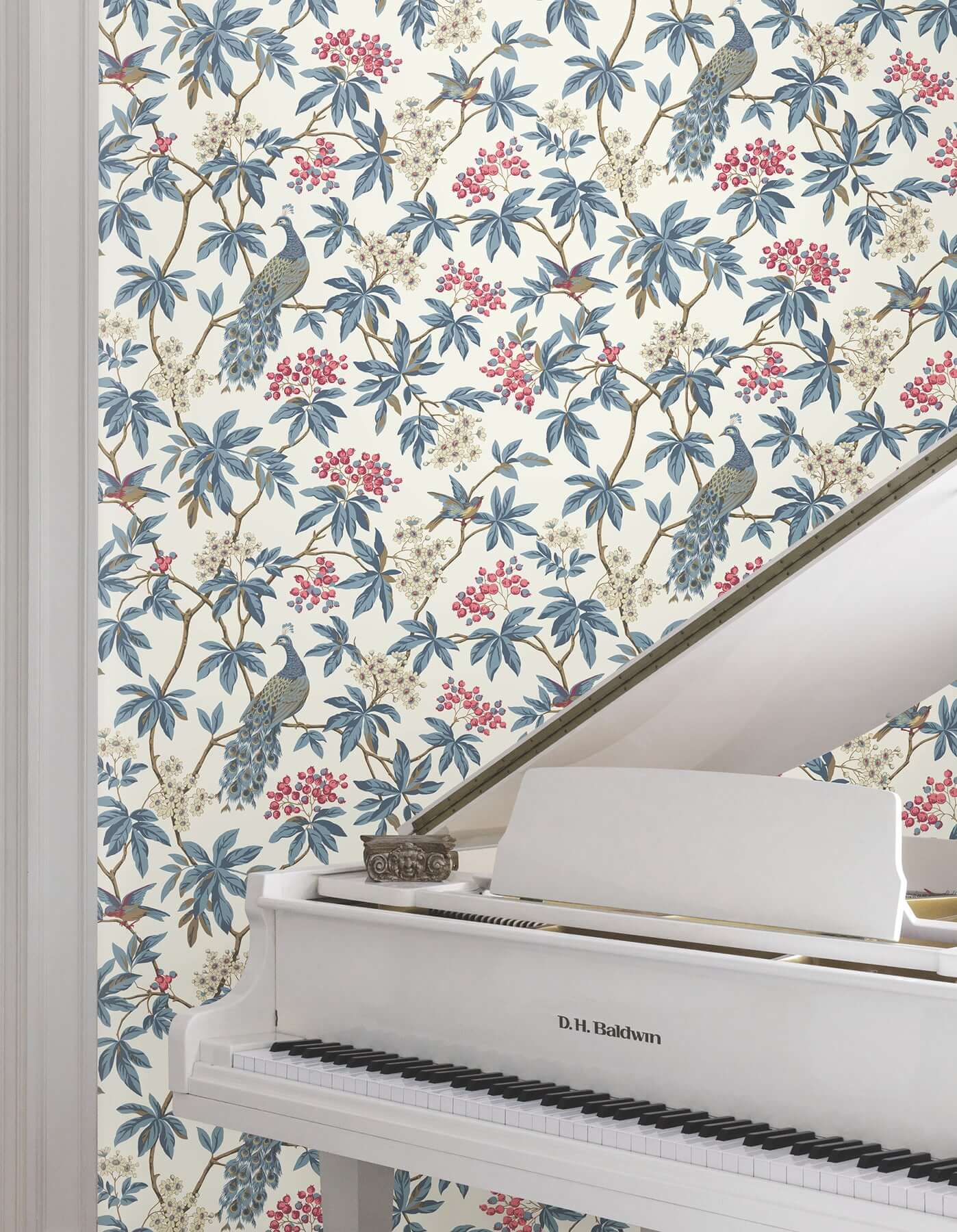 peacock-estate-white-wallpaper-york-wallcoverings-mx9666 - York Wallpaper Wallpaper