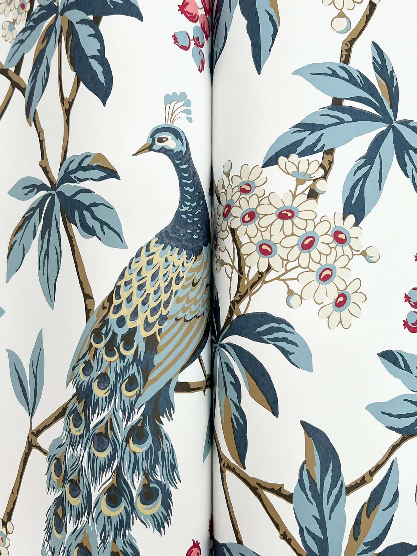 peacock-estate-white-wallpaper-york-wallcoverings-mx9666 - York Wallpaper Wallpaper