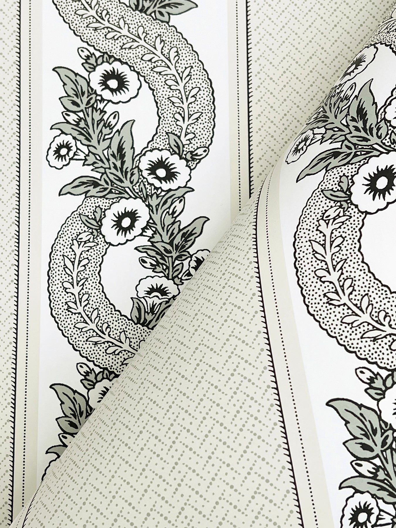 abbeys-garland-wallpaper-black-white-york-wallcoverings-mx9691