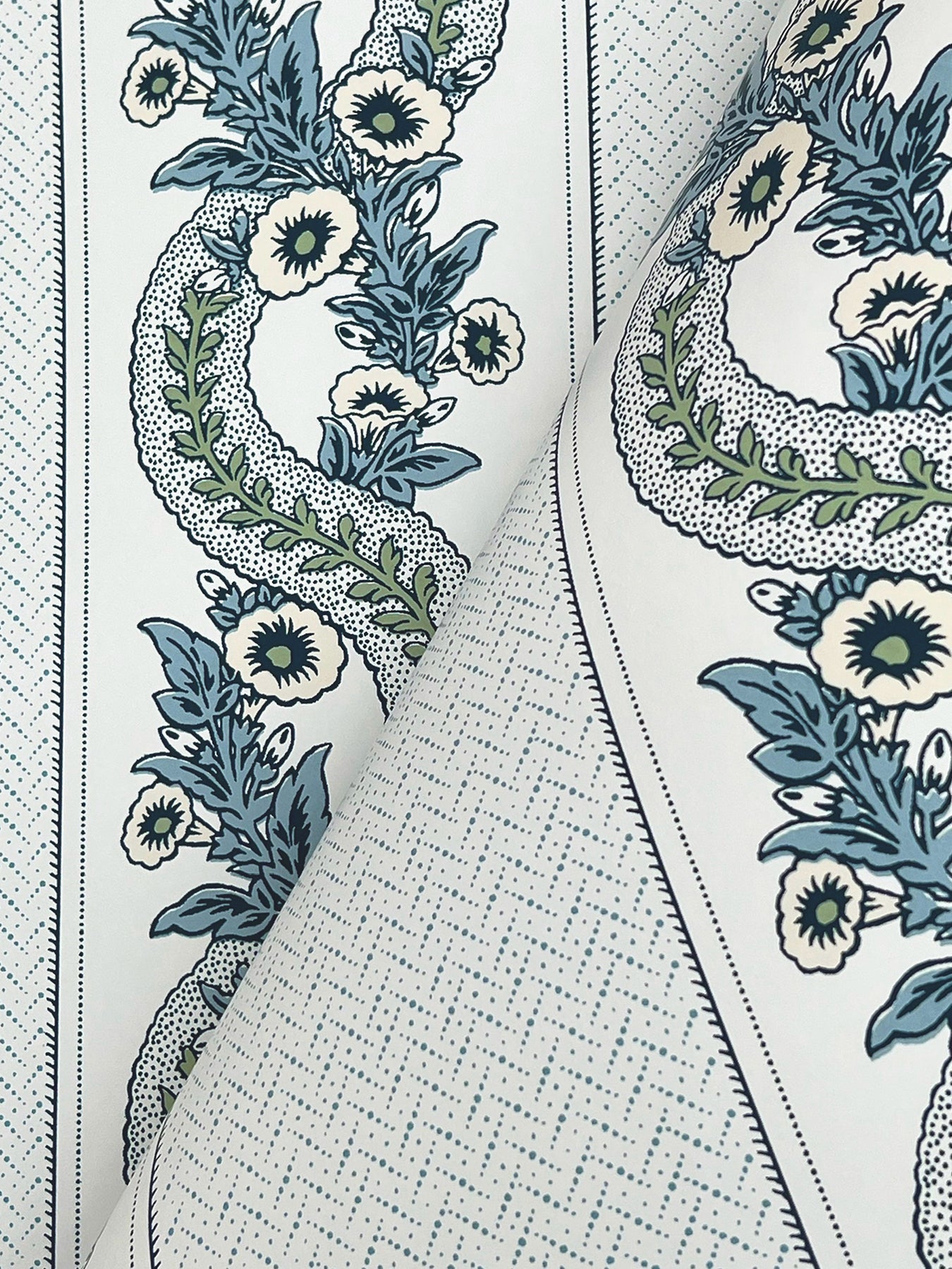 abbeys-garland-wallpaper-aqua-york-wallcoverings-mx9692