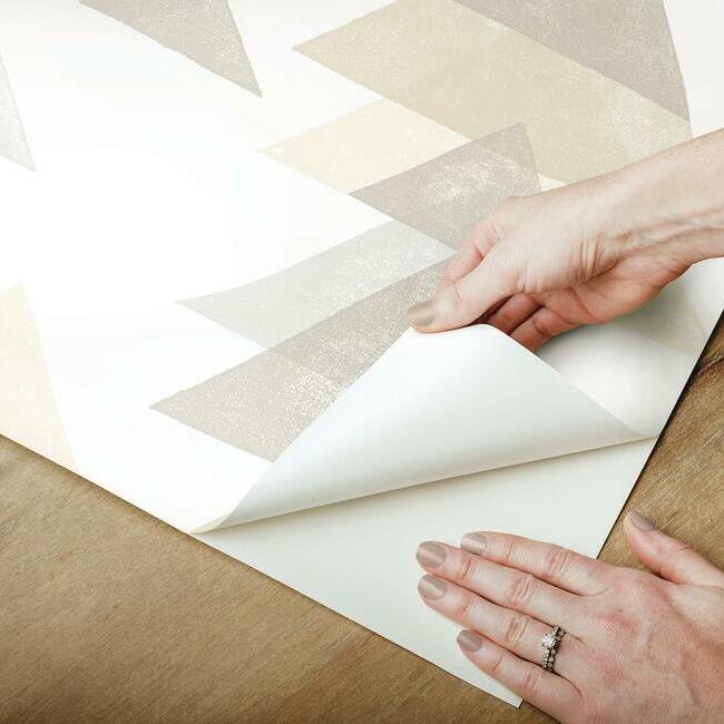 dwellstudio-triangles-premium-peel-stick-wallpaper-neutral-york-wallcoverings-psw1191rl