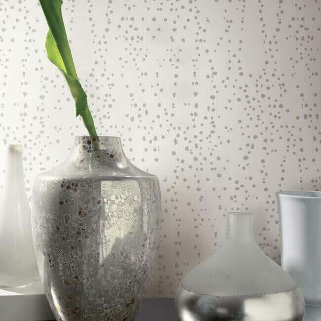 star-struck-cream-gold-metallic-wallpaper-york-wallcoverings-ci2356 - York Wallcoverings Wallpaper