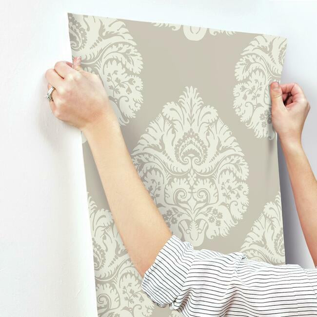 teardrop-damask-wallpaper-glint-york-wallcoverings-kt2142