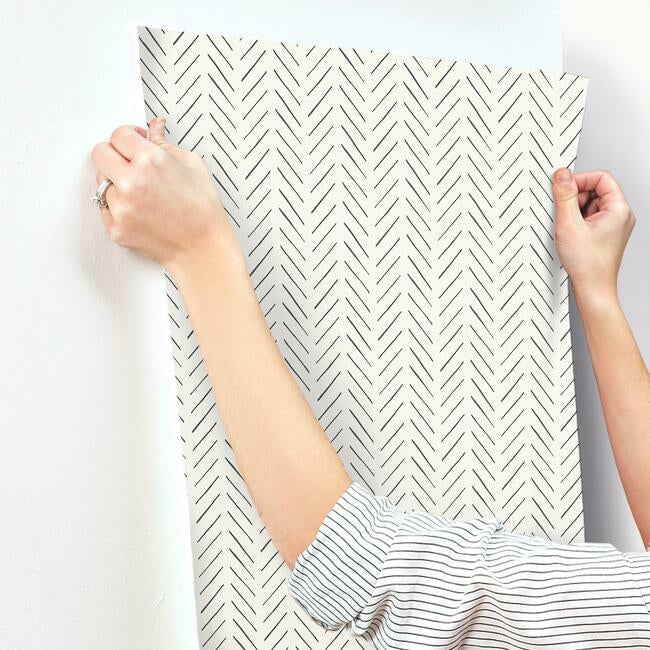 pick-up-sticks-wallpaper-black-white-york-wallcoverings-mk1170