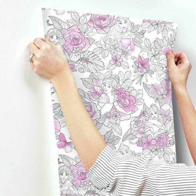 disney-princess-royal-floral-magenta-wallpaper-york-wallcoverings-di0965 - York Wallcoverings Papel pintado