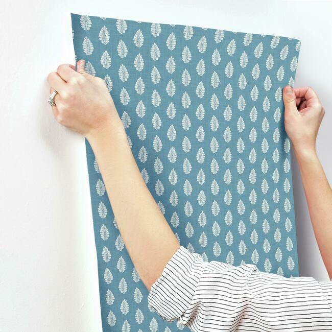 leaf-pendant-wallpaper-blue-york-wallcoverings-gr5963