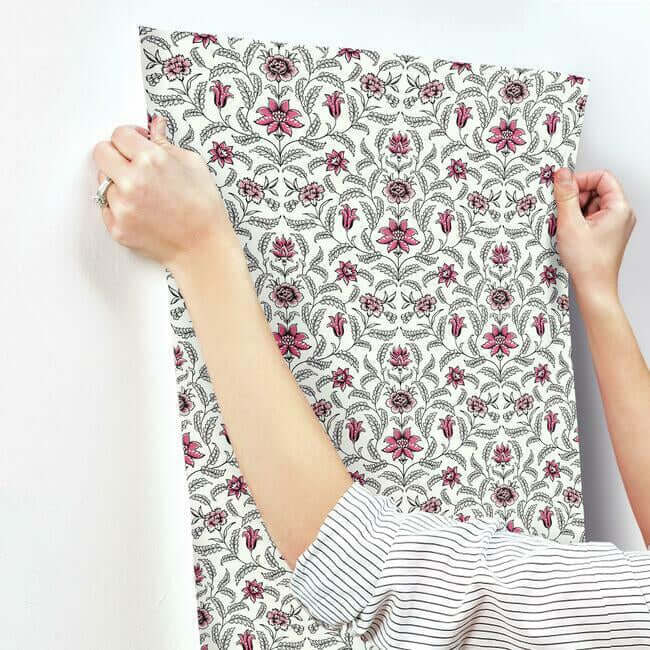 vintage-blooms-red-wallpaper-york-wallcoverings-gr5982 - York Wallcoverings Wallpaper