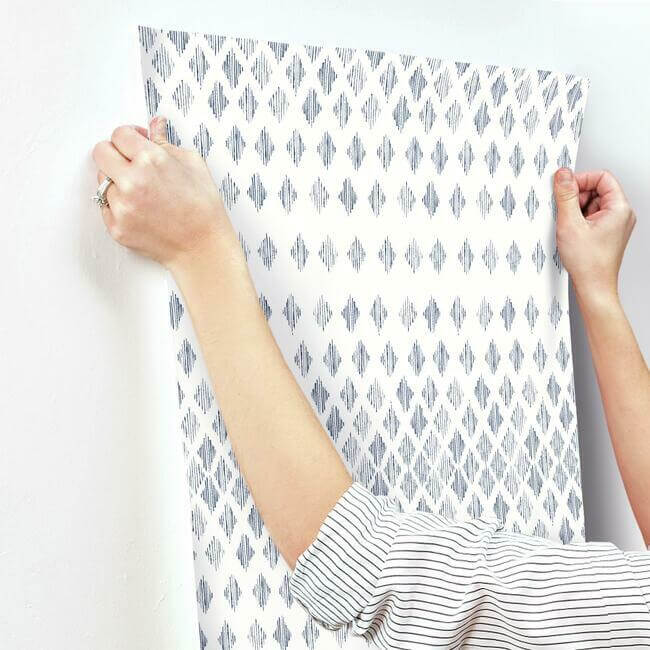 diamond-ombre-navy-white-wallpaper-york-wallcoverings-fh4042 - York Wallcoverings Wallpaper