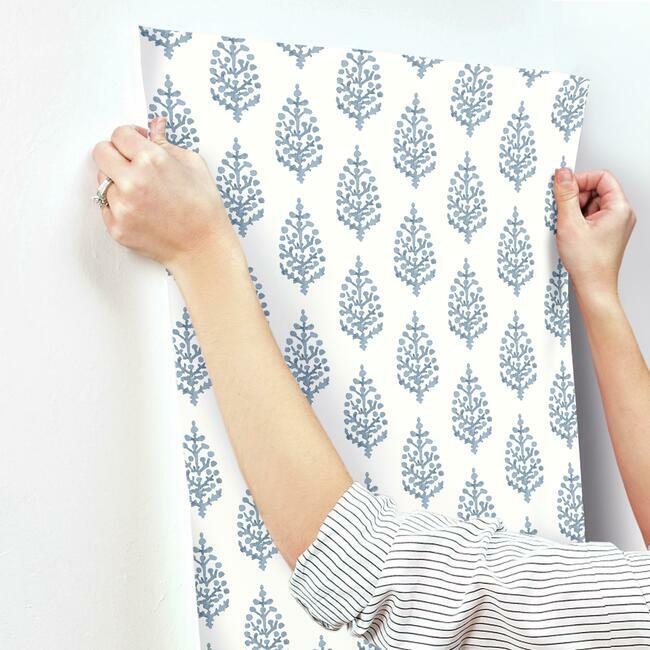 paisley-on-calico-wallpaper-blue-york-wallcoverings-fh4068