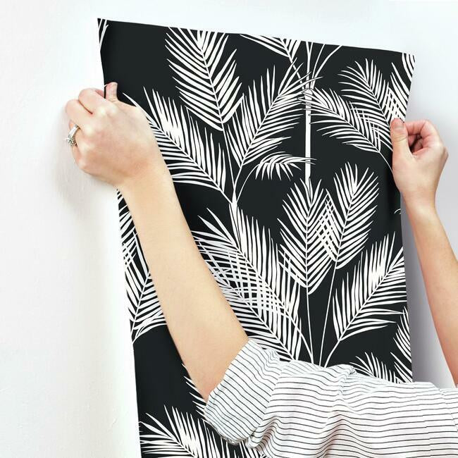 king-palm-silhouette-wallpaper-black-york-wallcoverings-cv4409