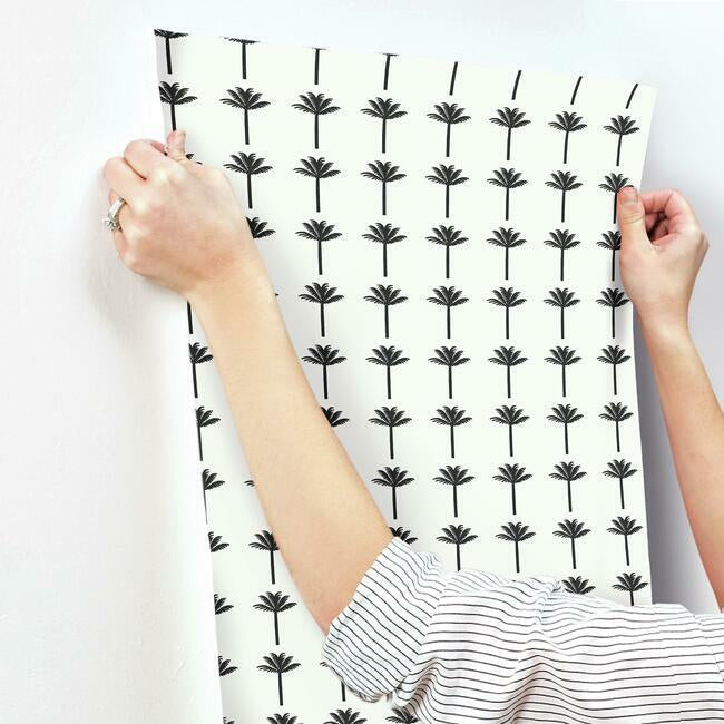 palm-bay-wallpaper-black-york-wallcoverings-cv4417