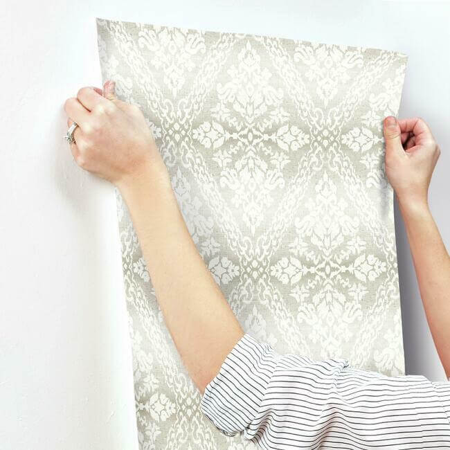 tudor-diamond-damask-off-white-wallpaper-york-wallcoverings-dm4933 - York Wallcoverings Wallpaper
