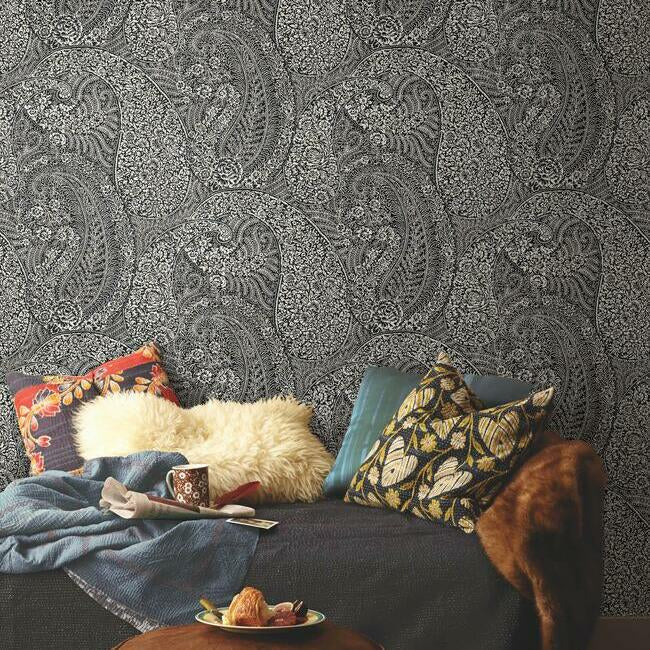kashmir-dreams-paisley-wallpaper-black-york-wallcoverings-bo6654 - York Wallcoverings Wallpaper