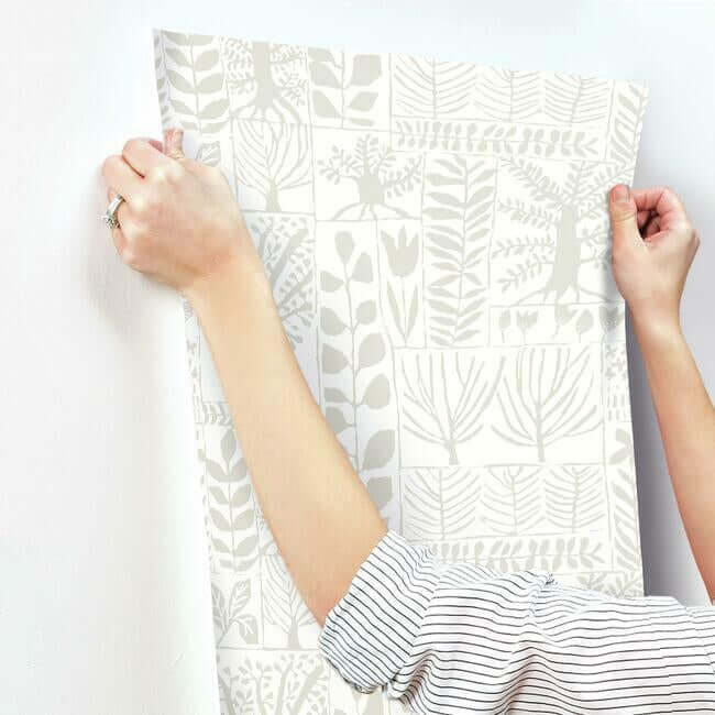 primitive-trees-white-cream-wallpaper-york-wallcoverings-bw3861 - York Wallcoverings Wallpaper