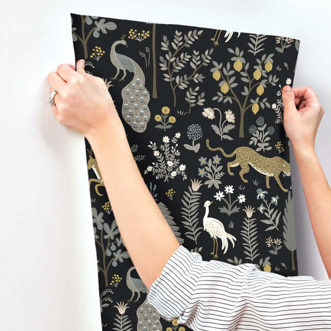 menagerie-wallpaper-black-york-wallcoverings-rp7302 - York Wallcoverings Wallpaper