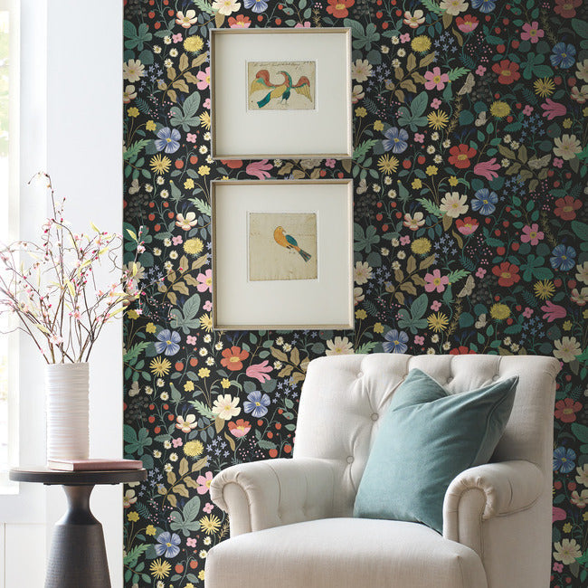 strawberry-fields-wallpaper-black-york-wallcoverings-rp7355