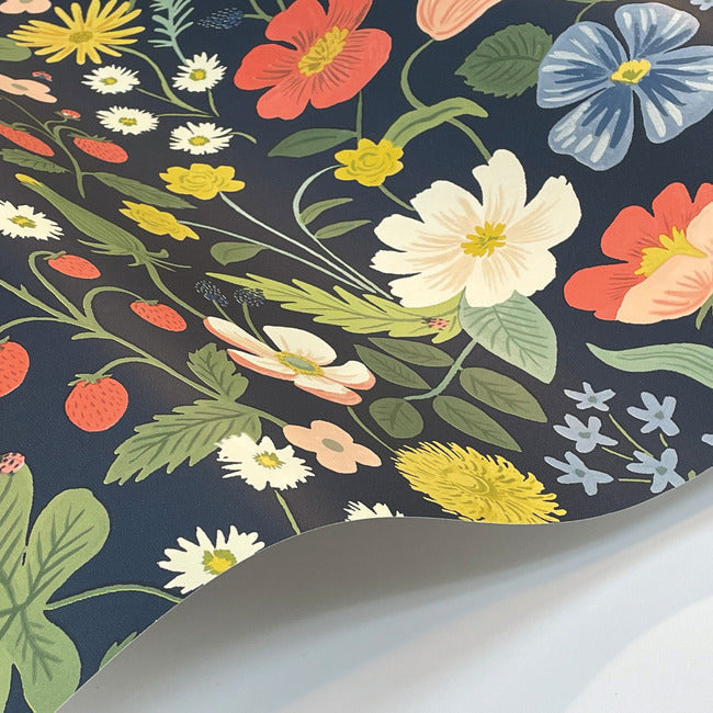 strawberry-fields-wallpaper-navy-york-wallcoverings-rp7358