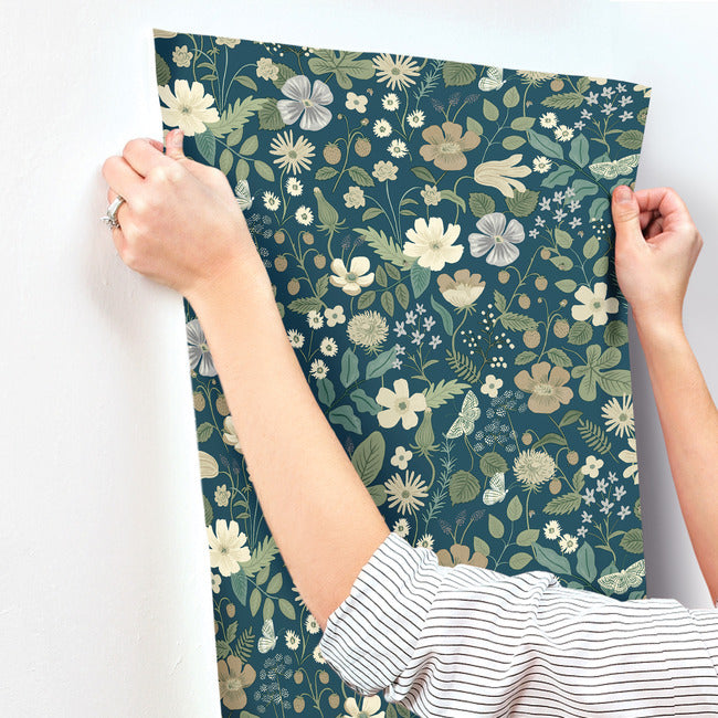 strawberry-fields-wallpaper-teal-york-wallcoverings-rp7359