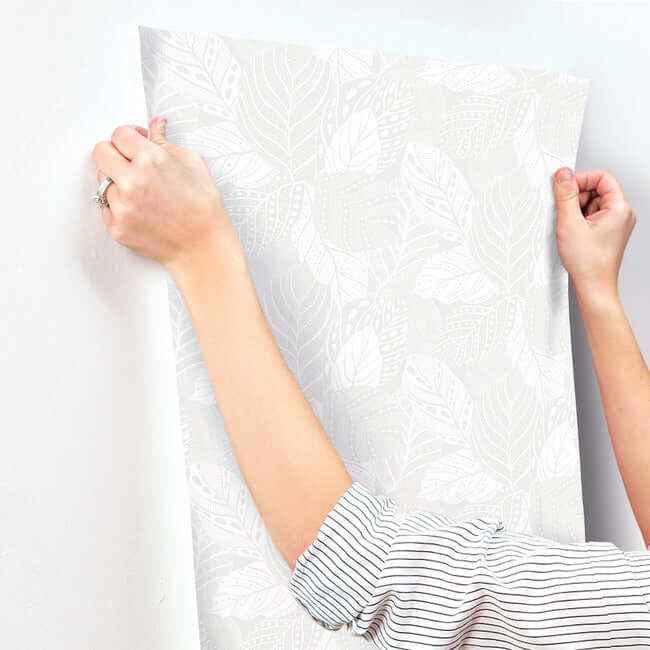Vinca Wallpaper Pearl - York Wallcoverings - GO8224 - York Wallcoverings Wallpaper