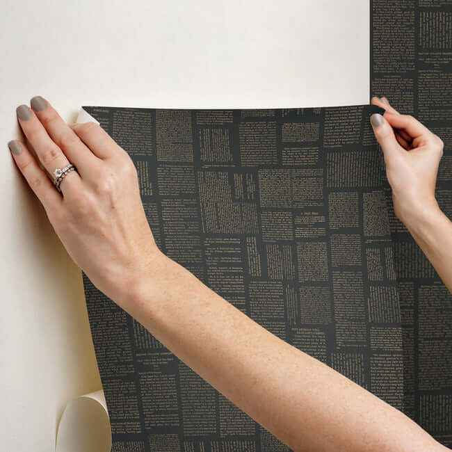 Crafted Editorial Black & Gold Metallic Wallpaper - York Wallcoverings - PSW1496RL - York Wallcoverings Papel pintado