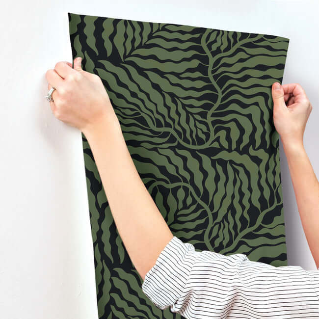 fern-fronds-black-green-wallpaper-york-wallcoverings-ag2061 - York Wallpaper Wallpaper