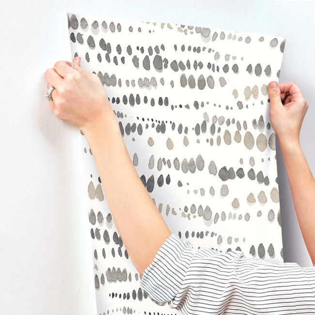 dewdrops-black-taupe-wallpaper-york-wallcoverings-ag2046 - York Wallcoverings Wallpaper