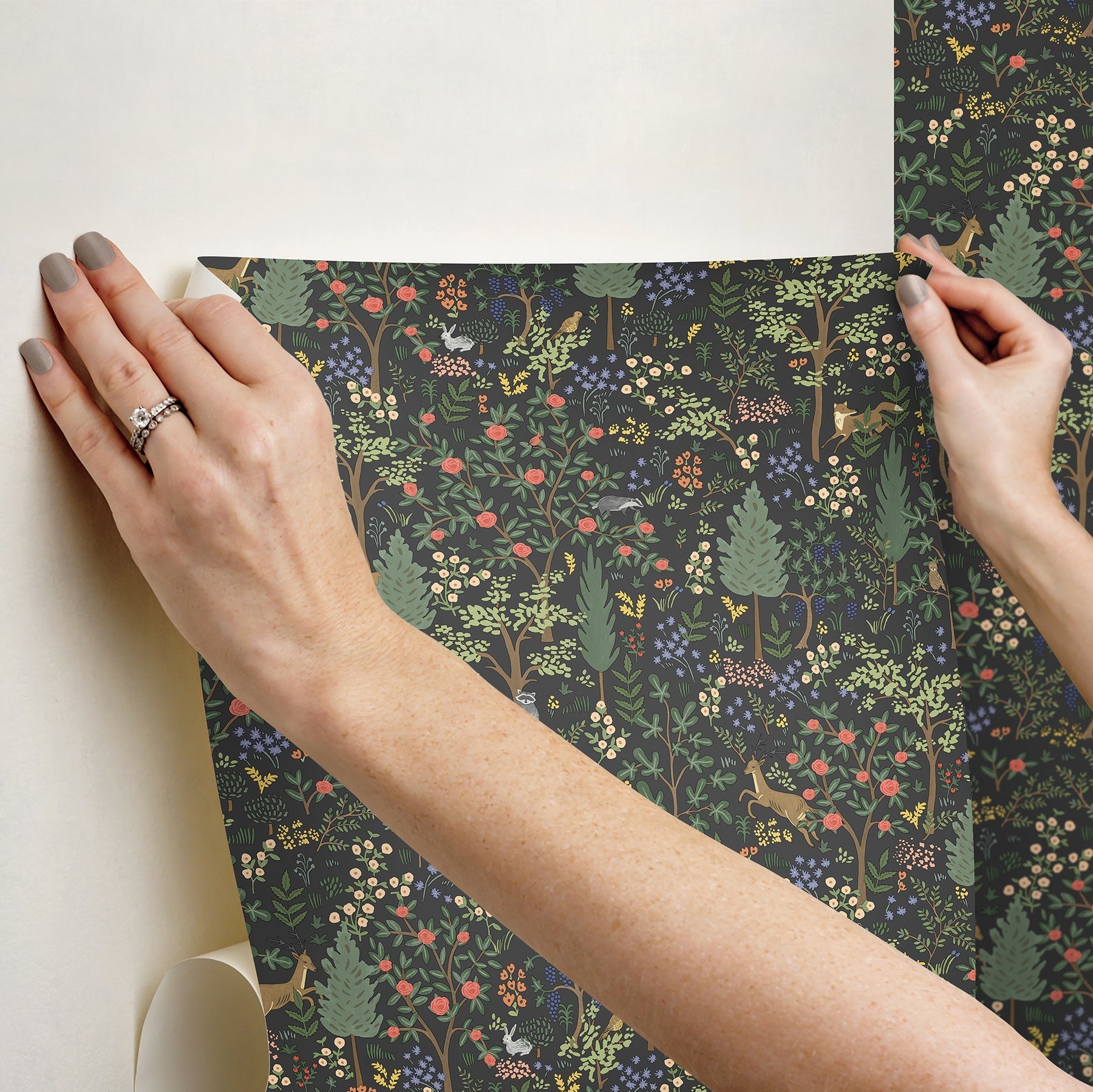 woodland-peel-stick-wallpaper-black-york-wallcoverings-psw1546rl