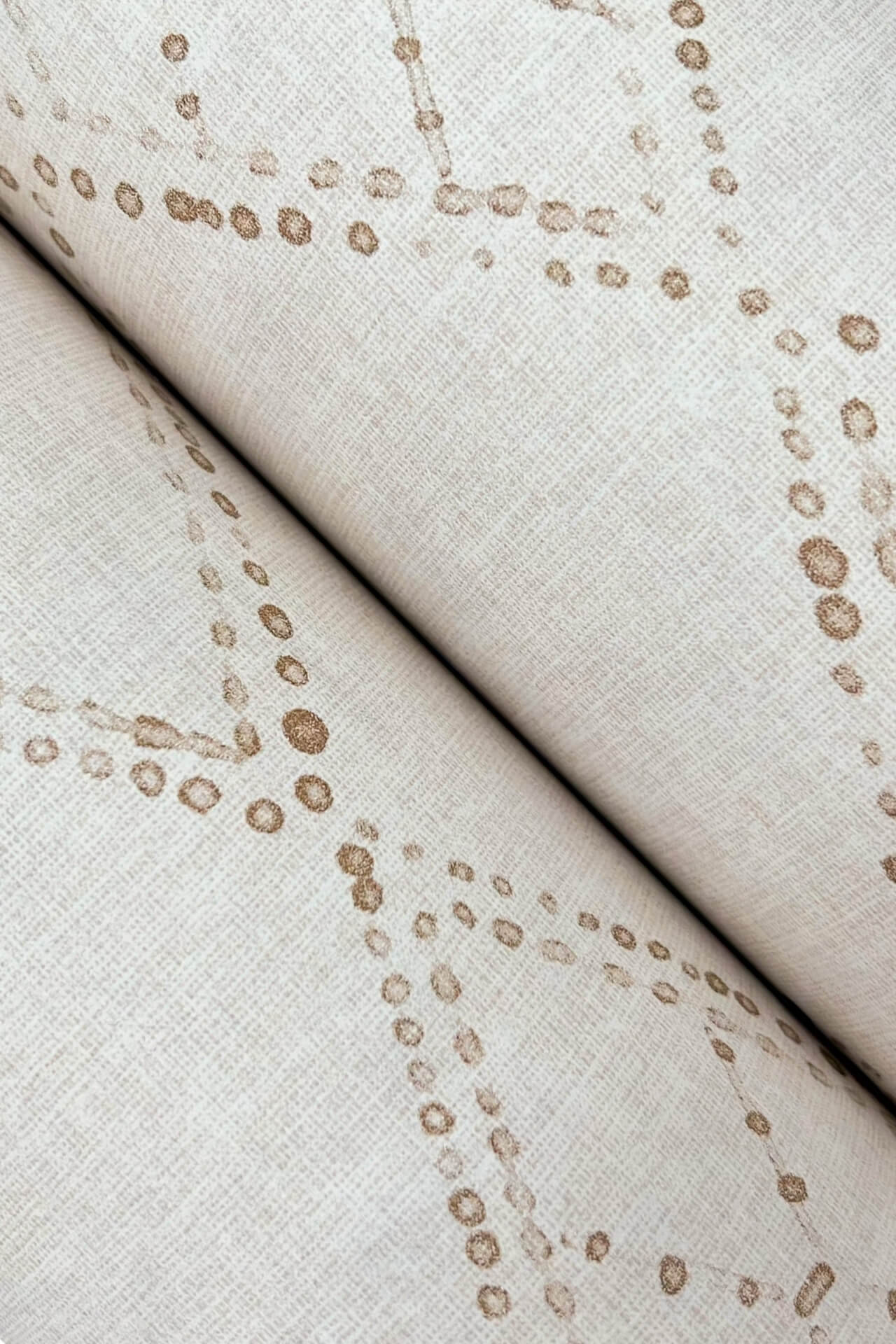 souk-diamonds-gold-wallpaper-york-wallcoverings-lm5315 - York Wallcoverings Wallpaper
