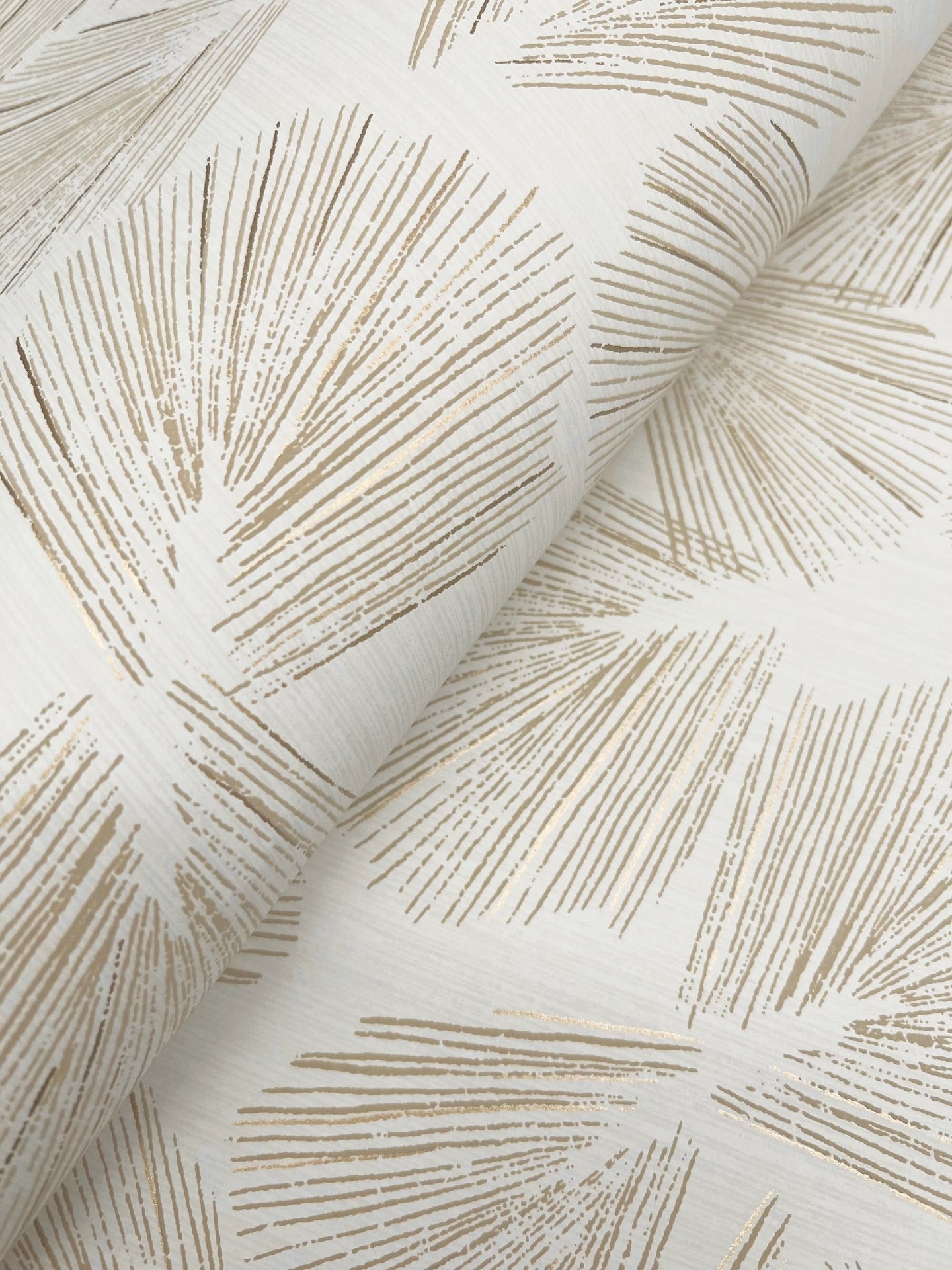 elora-leaf-wallpaper-gold-york-wallcoverings-lm5353