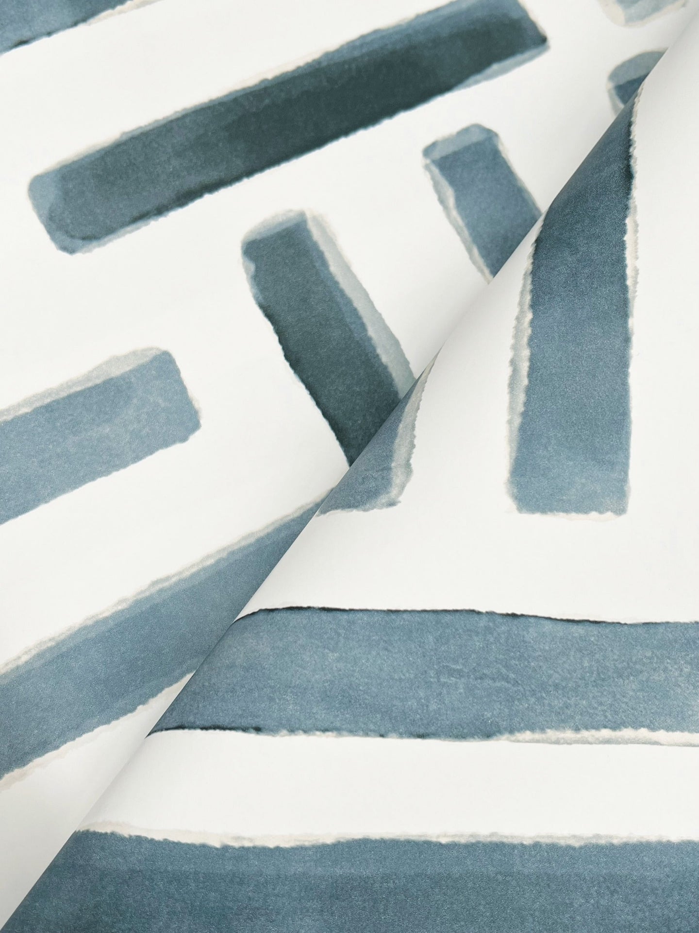 painterly-labyrinth-wallpaper-aqua-york-wallcoverings-lm5364