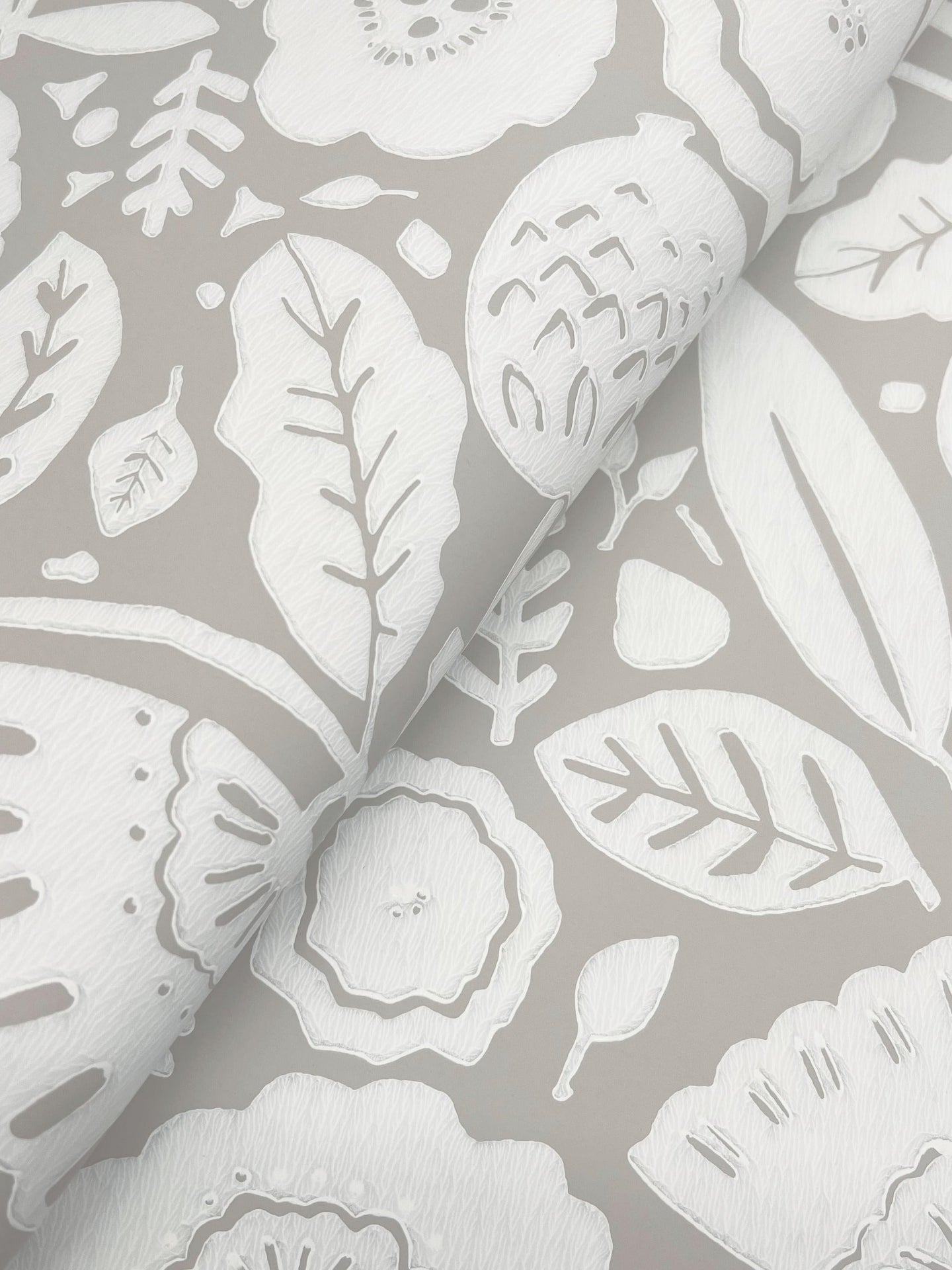 camille-blossom-wallpaper-grey-york-wallcoverings-lm5393