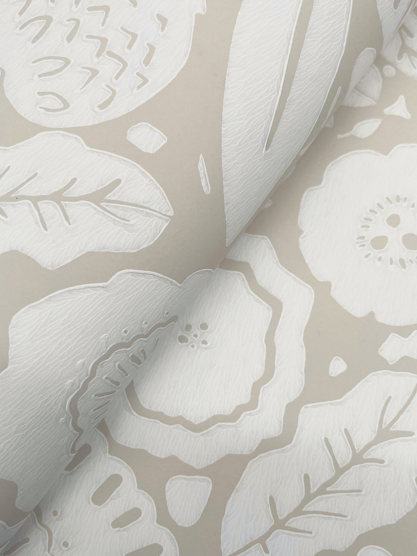 camille-blossom-wallpaper-linen-york-wallcoverings-lm5394