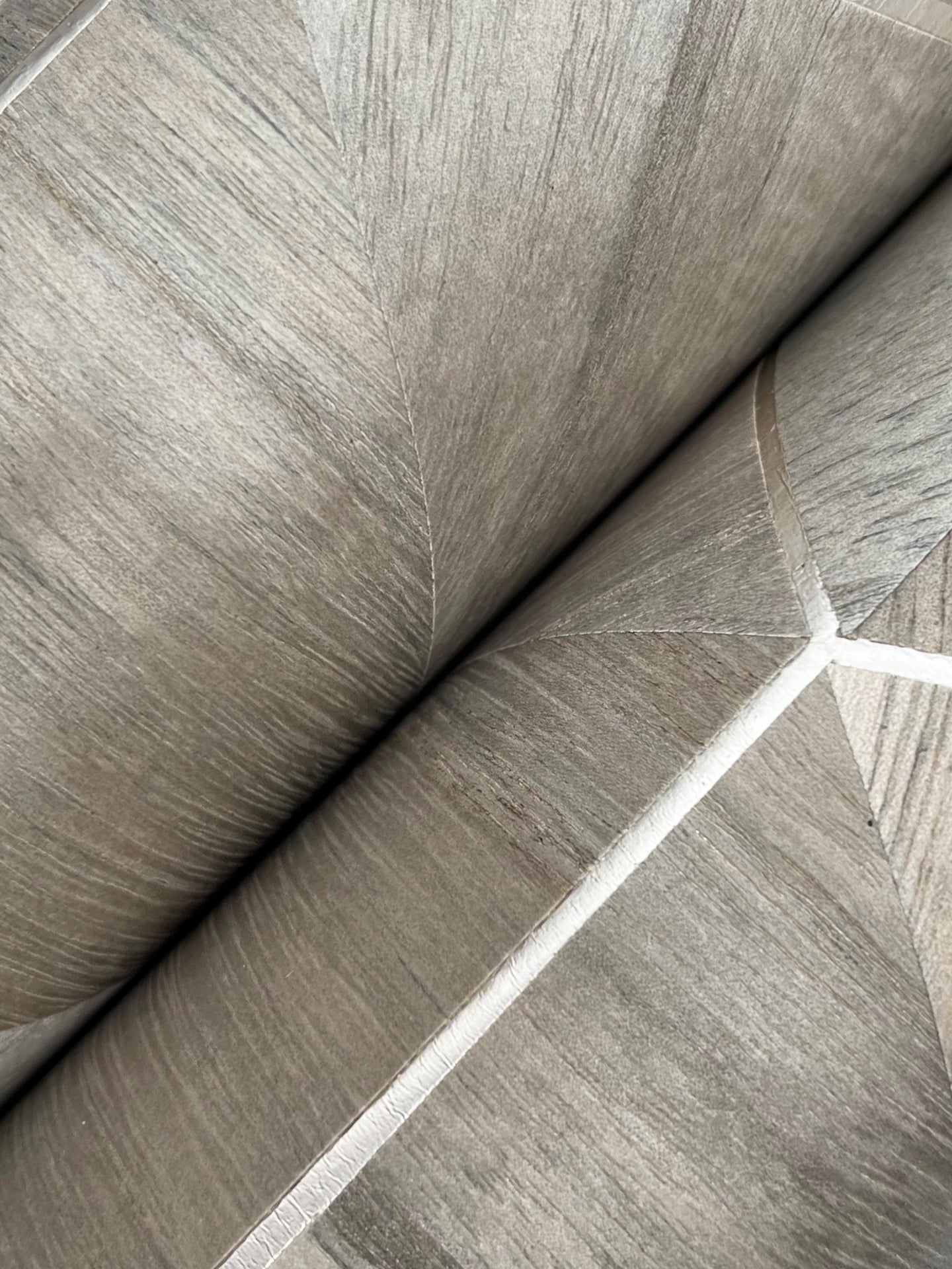 hexagram-wood-veneer-wallpaper-caper-york-wallcoverings-ho2102gv