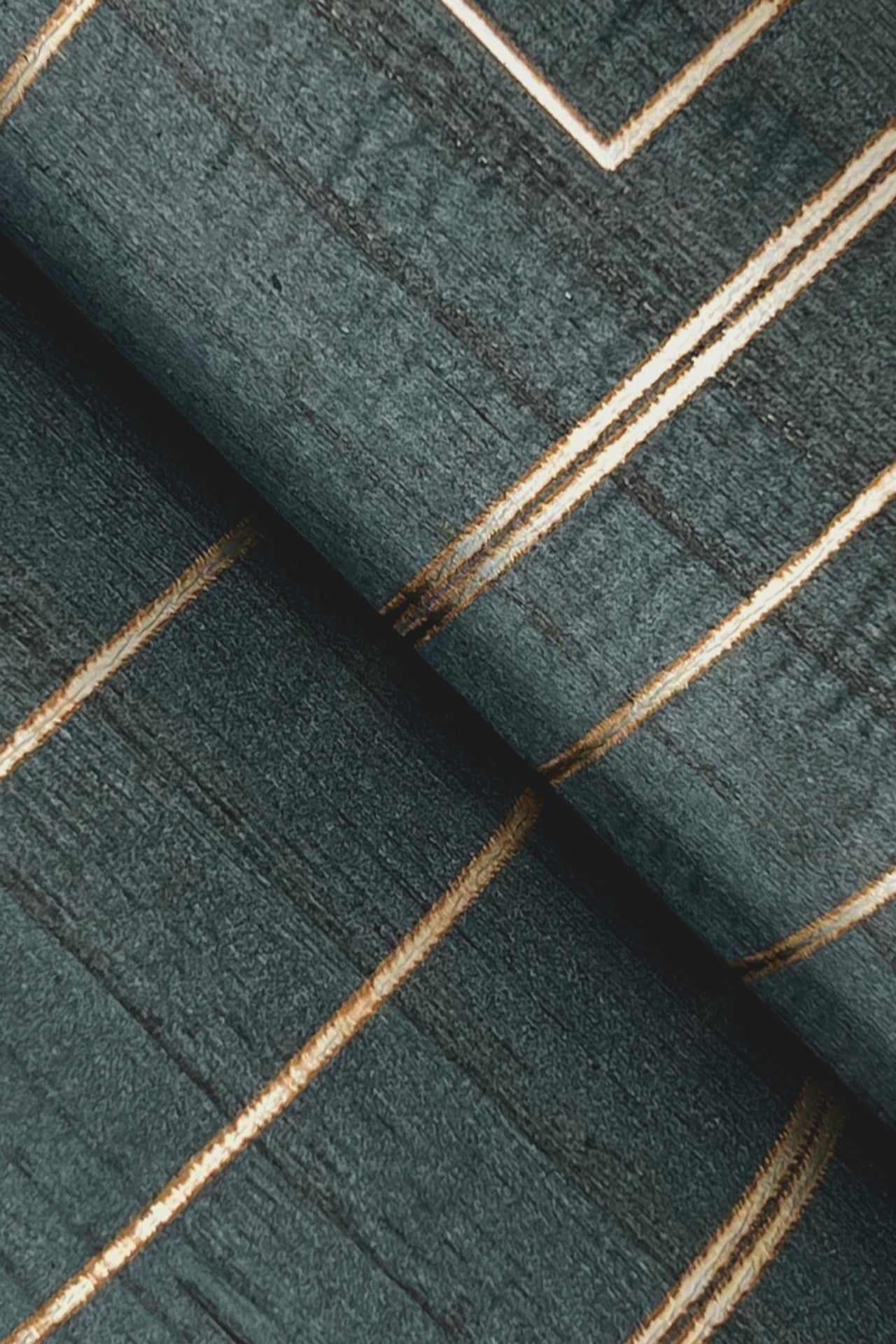 inlay-line-wallpaper-peacock-york-wallcoverings-gv0258