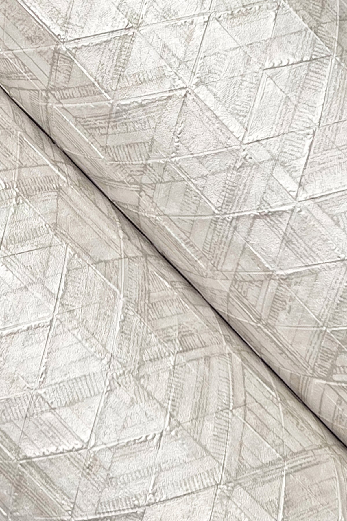 rune-high-performance-vinyl-wallpaper-mother-of-pearl-york-wallcoverings-ud2578n
