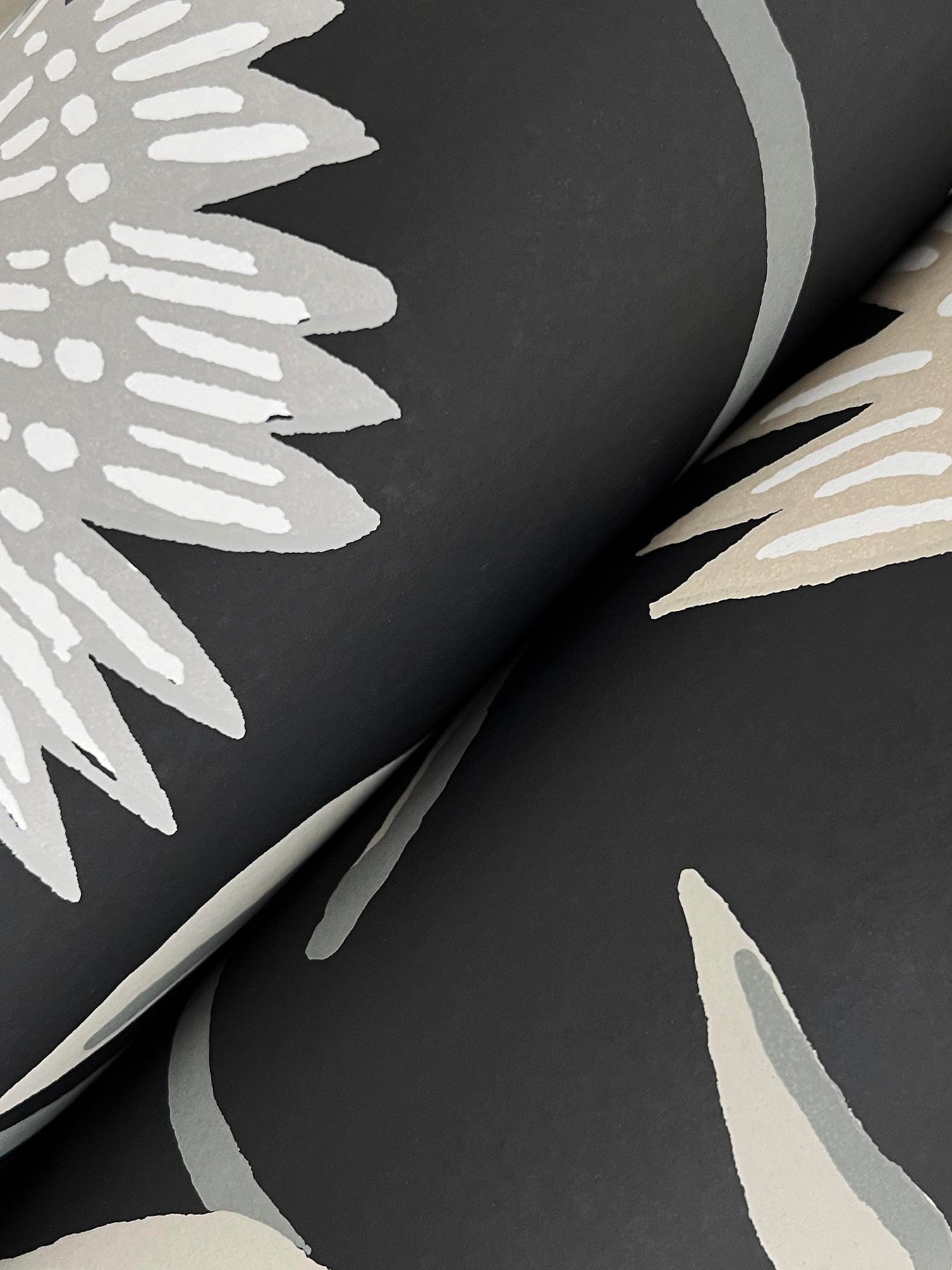 aster-wallpaper-black-york-wallcoverings-rf7434