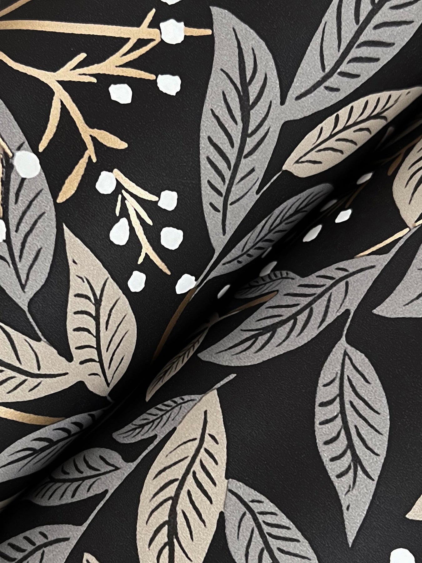 willowberry-wallpaper-black-york-wallcoverings-rf7462